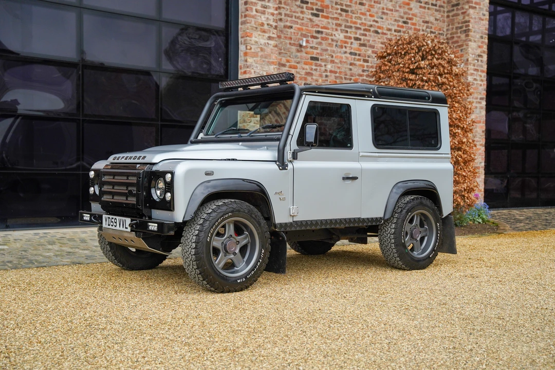 2009 Land Rover Defender 90 - Image 10 of 31