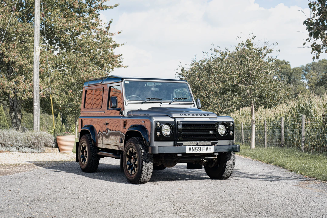 2009 Land Rover Defender 90 - Image 11 of 31