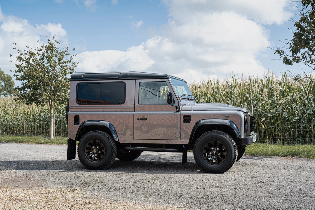2009 Land Rover Defender 90 - Image 5 of 31