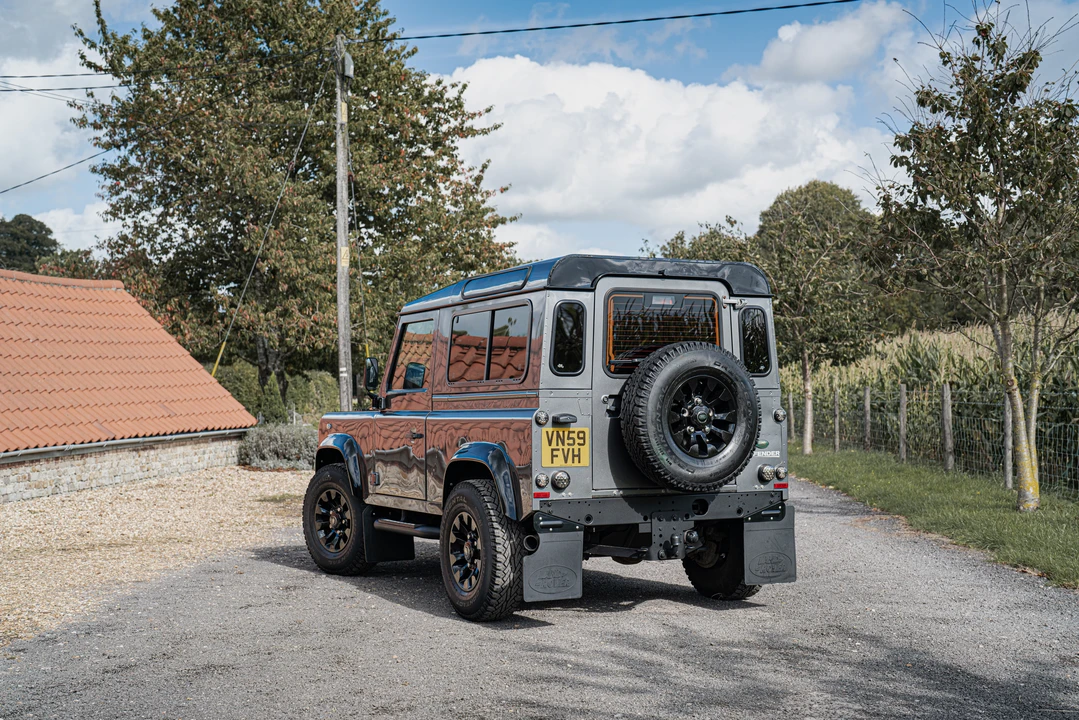 2009 Land Rover Defender 90 - Image 8 of 31
