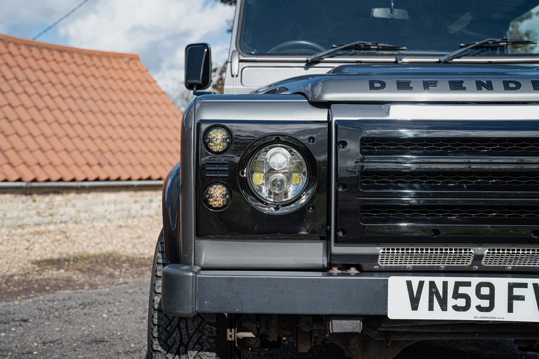 2009 Land Rover Defender 90 - Image 12 of 31
