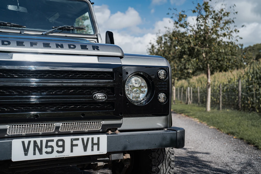 2009 Land Rover Defender 90 - Image 13 of 31