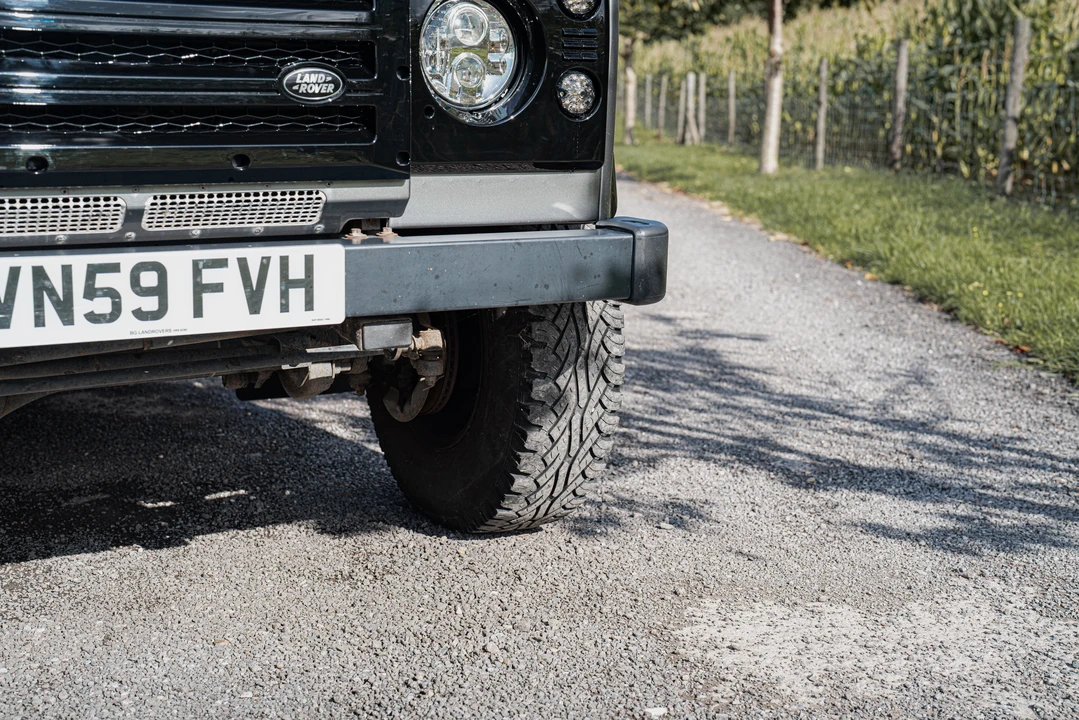 2009 Land Rover Defender 90 - Image 14 of 31
