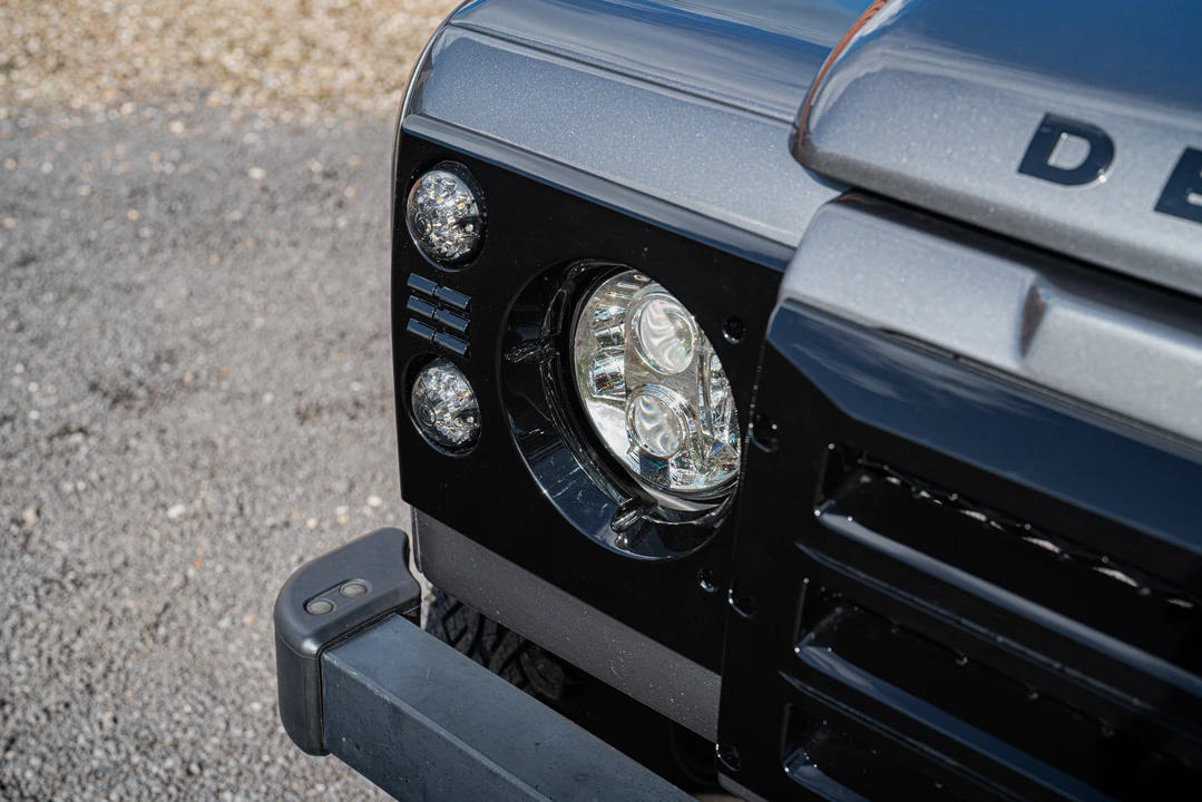 2009 Land Rover Defender 90 - Image 17 of 31