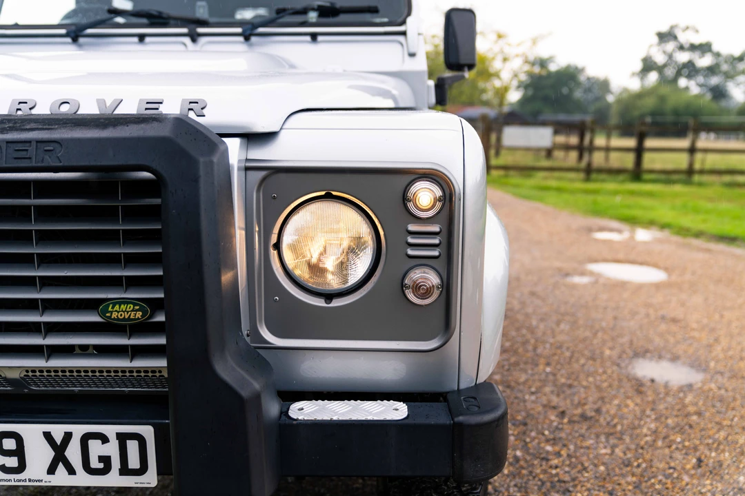 2009 Land Rover Defender 90 - Image 12 of 31