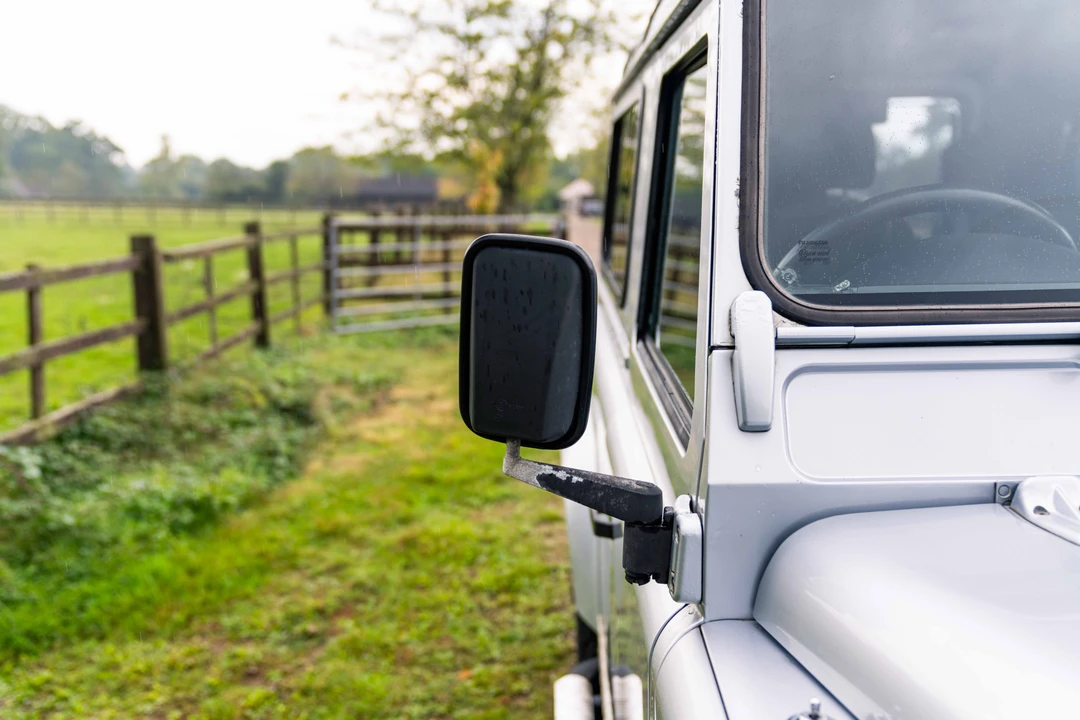 2009 Land Rover Defender 90 - Image 14 of 31
