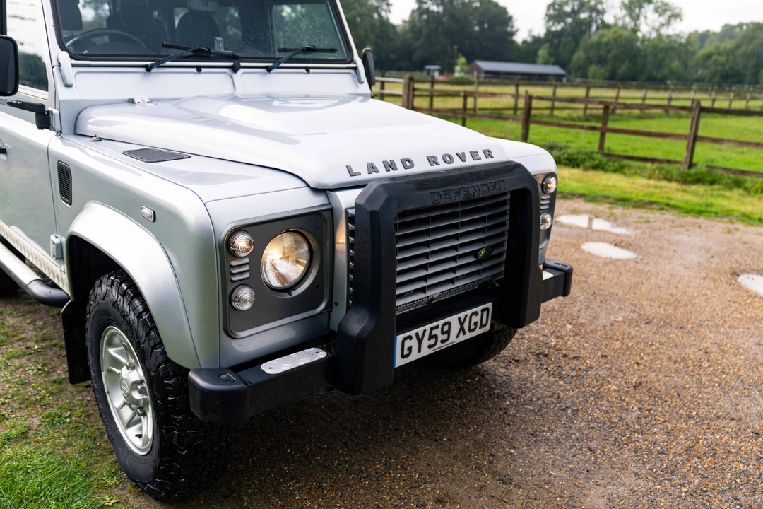 2009 Land Rover Defender 90 - Image 15 of 31
