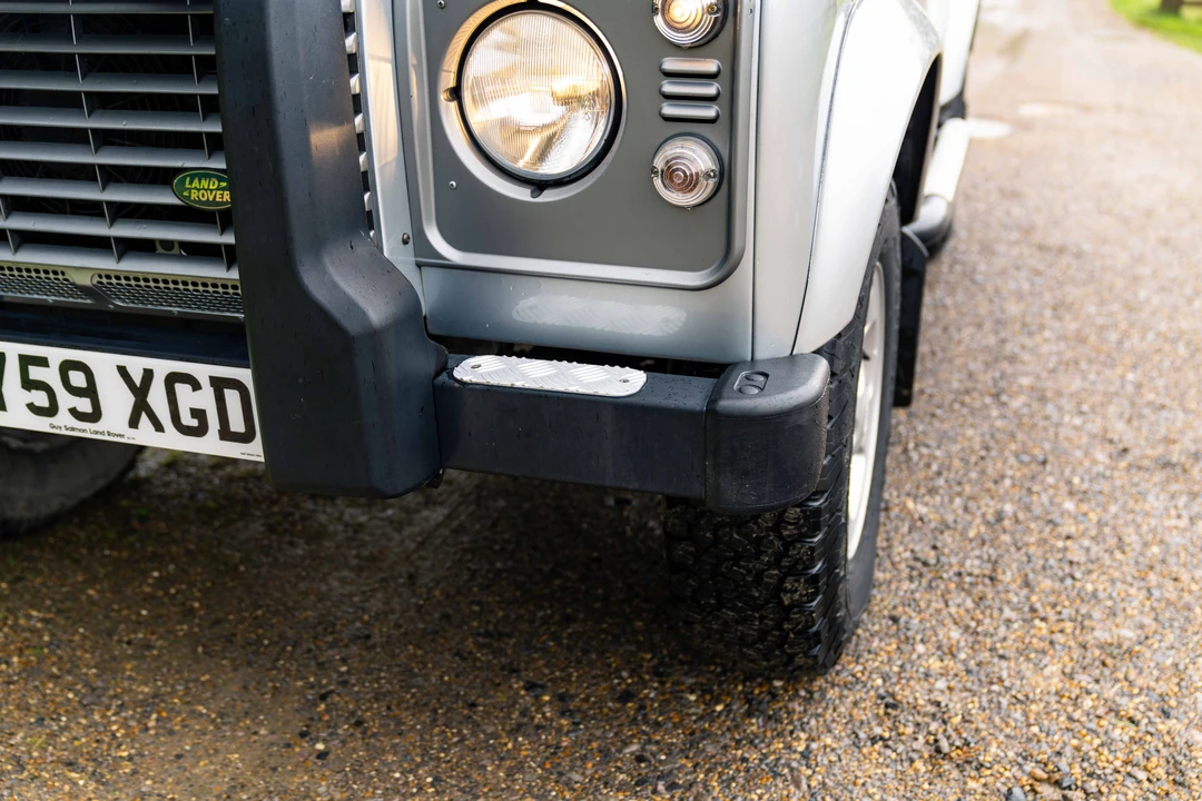 2009 Land Rover Defender 90 - Image 17 of 31