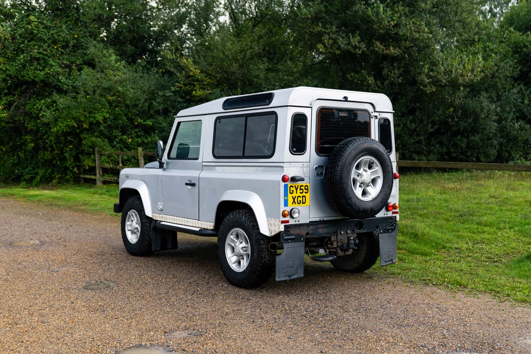 2009 Land Rover Defender 90 - Image 5 of 31
