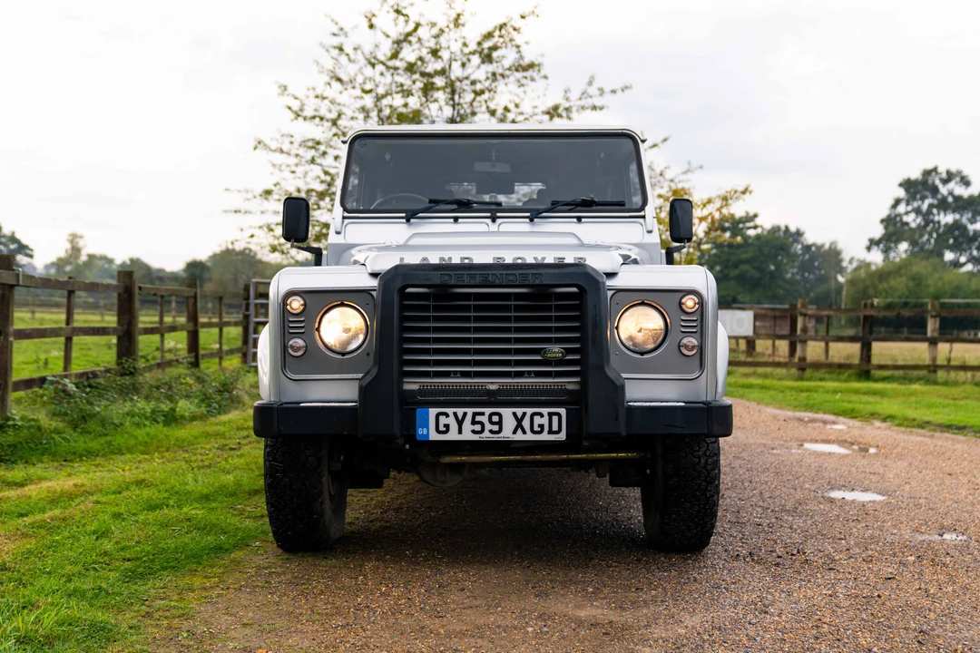 2009 Land Rover Defender 90 - Image 2 of 31