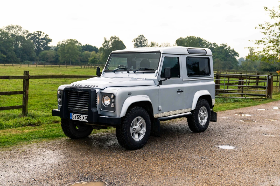 2009 Land Rover Defender 90 - Image 3 of 31