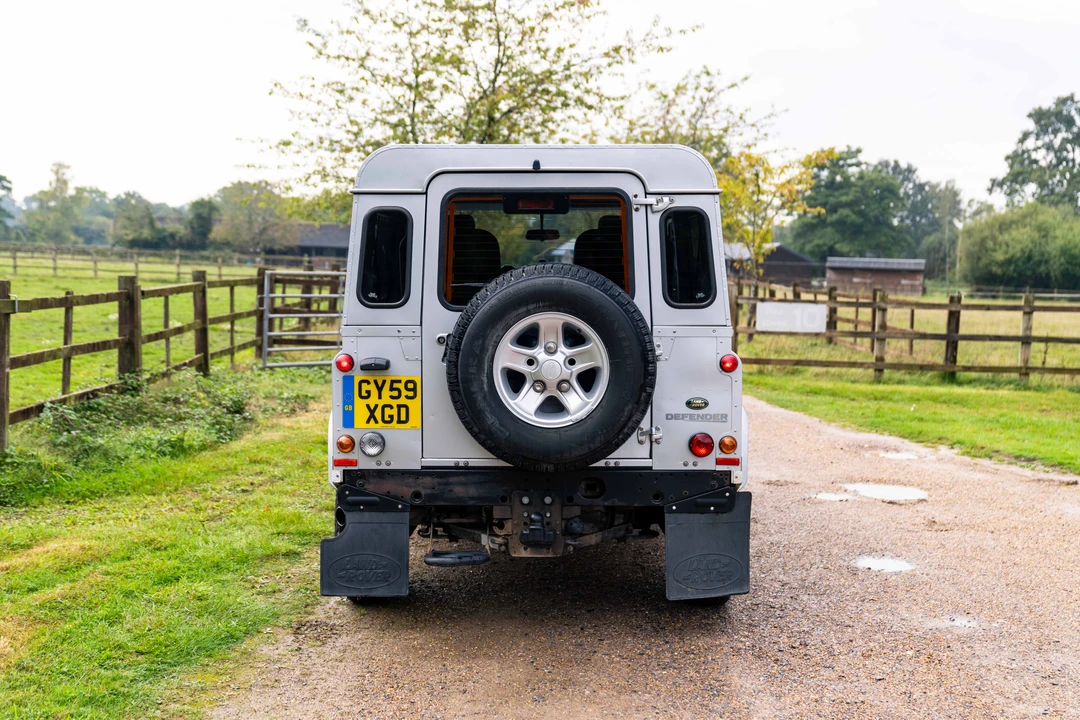 2009 Land Rover Defender 90 - Image 6 of 31