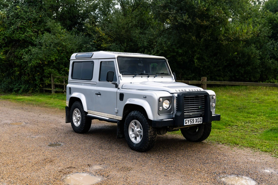 2009 Land Rover Defender 90 - Image 9 of 31