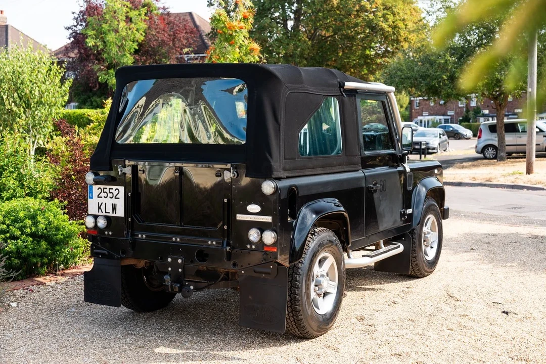 2009 Land Rover Defender 110 - Image 27 of 31
