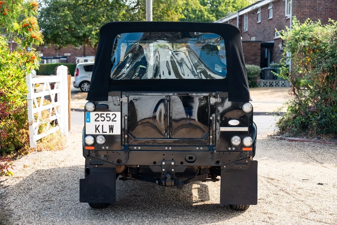2009 Land Rover Defender 110 - Image 28 of 31