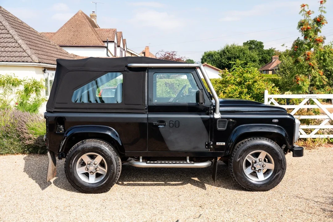 2009 Land Rover Defender 110 - Image 30 of 31