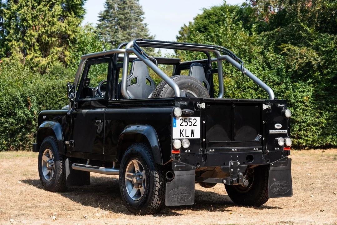 2009 Land Rover Defender 110 - Image 21 of 31