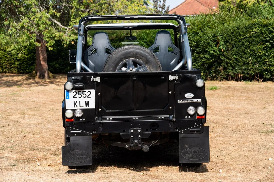 2009 Land Rover Defender 110 - Image 22 of 31
