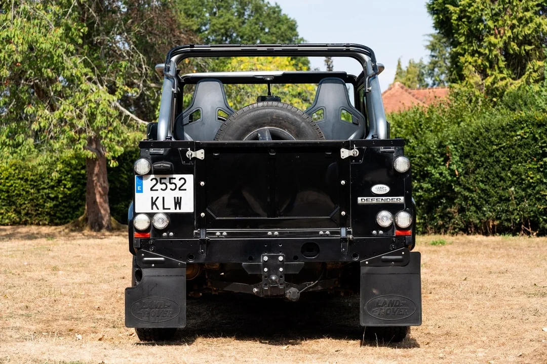 2009 Land Rover Defender 110 - Image 23 of 31