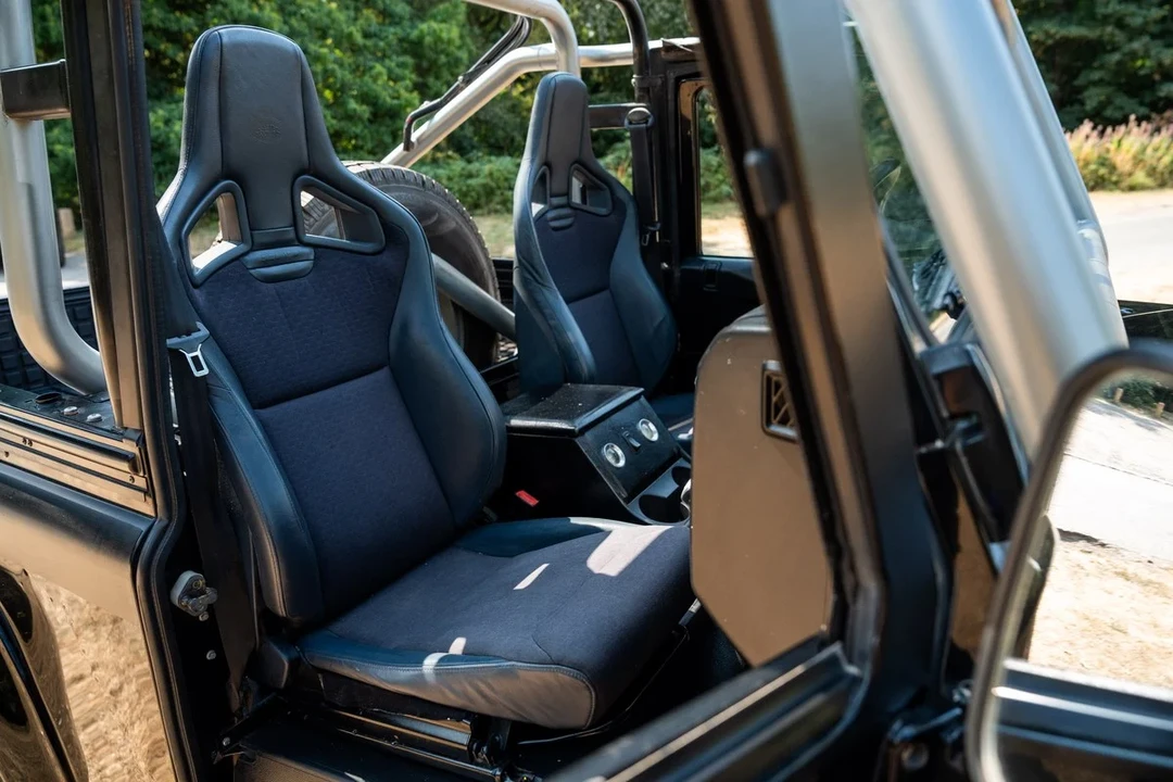 2009 Land Rover Defender 110 - Image 9 of 31