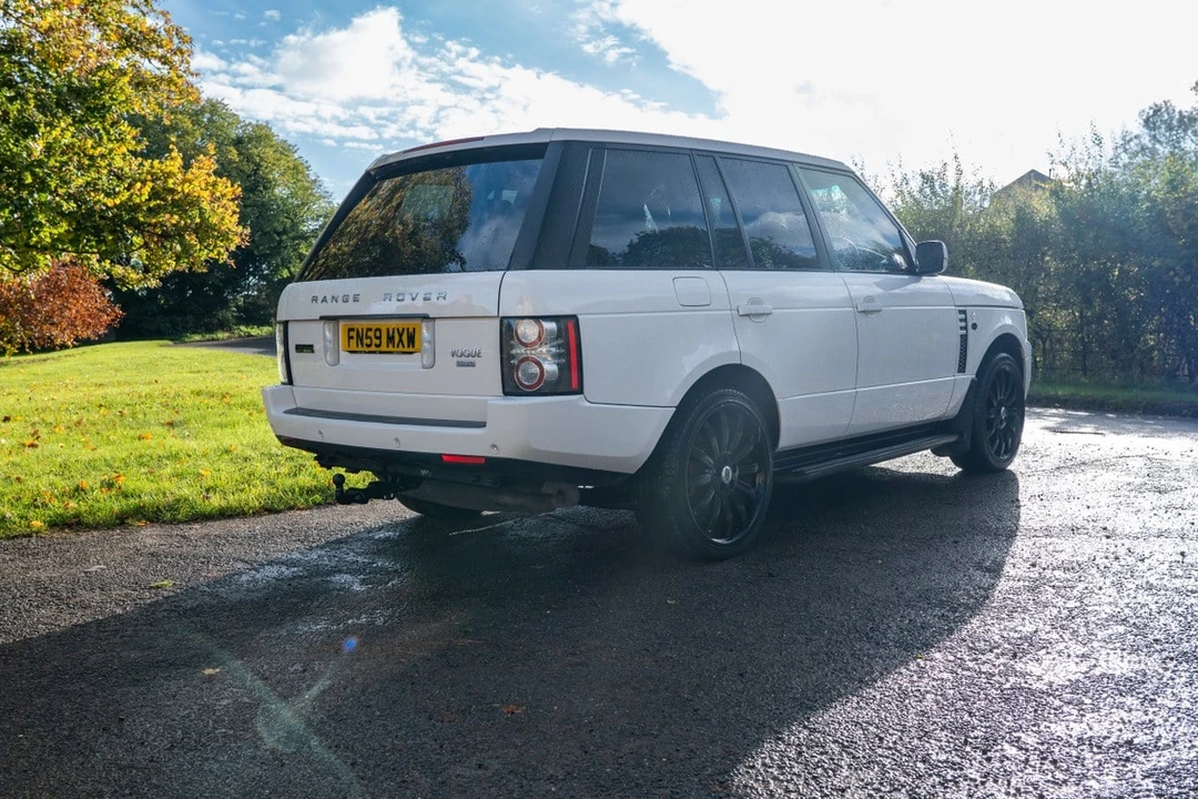 2009 Land Rover Range Rover L322 - Image 11 of 30