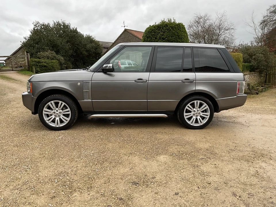 2009 Land Rover Range Rover L322 - Image 11 of 30