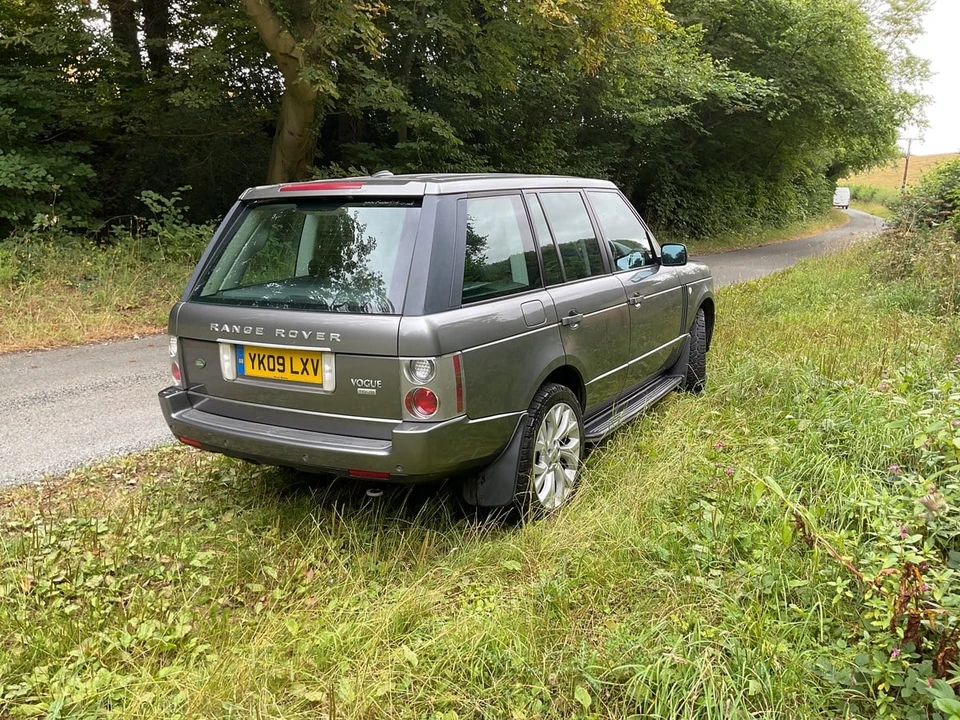 2009 Land Rover Range Rover L322 - Image 2 of 30