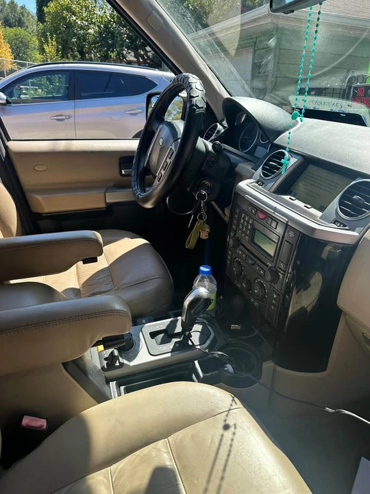 2009 Land Rover Discovery 3rd Gen - Image 11 of 15