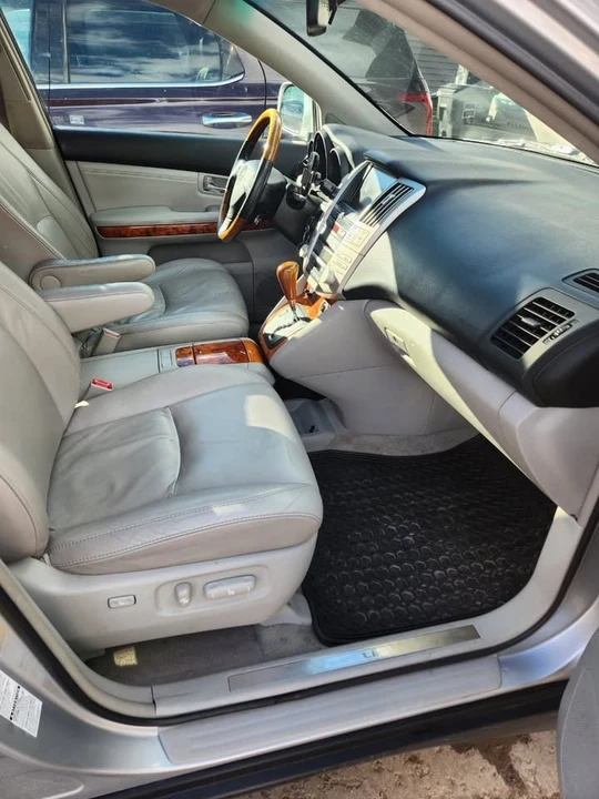 2009 Lexus RX 2nd Gen - Image 6 of 12