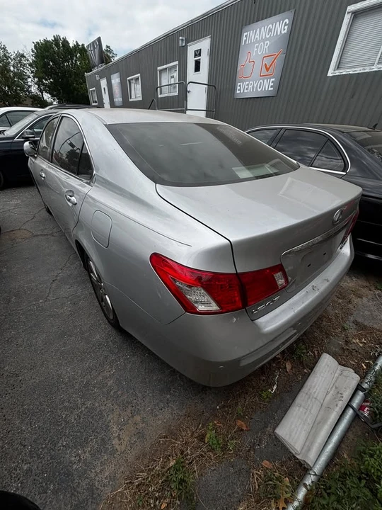 2009 Lexus ES 5th Gen - Image 3 of 12