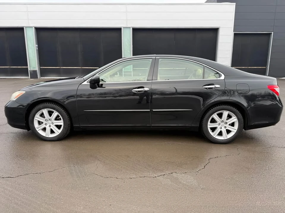 2009 Lexus ES 4th Gen - Image 2 of 13