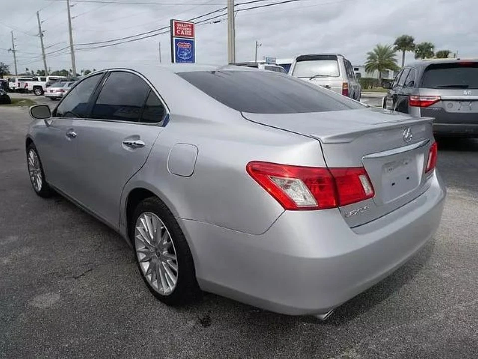 2009 Lexus ES 4th Gen - Image 5 of 18