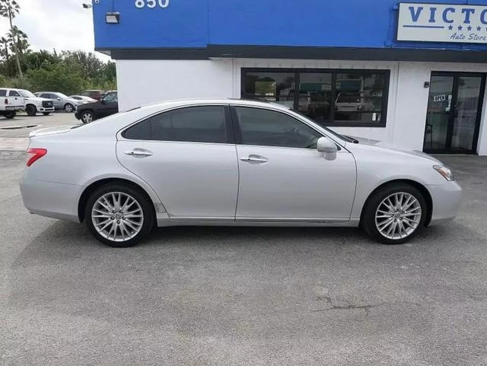 2009 Lexus ES 4th Gen - Image 2 of 18