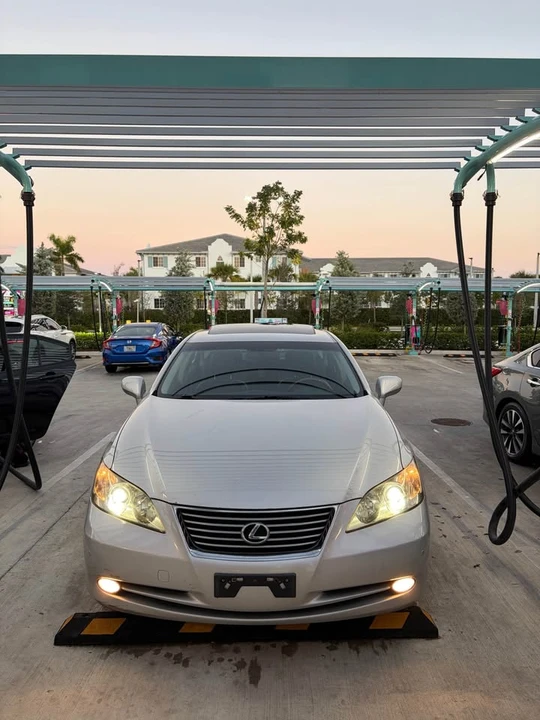 2009 Lexus ES 5th Gen - Image 5 of 20