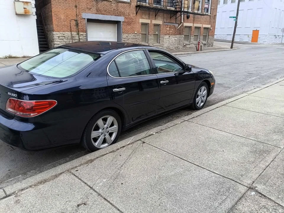 2009 Lexus ES 5th Gen - Image 4 of 4
