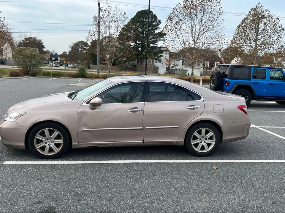 2009 Lexus ES 4th Gen - Image 4 of 8