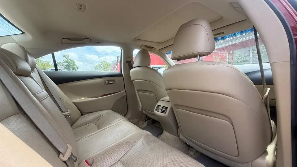 2009 Lexus ES 5th Gen - Image 9 of 16