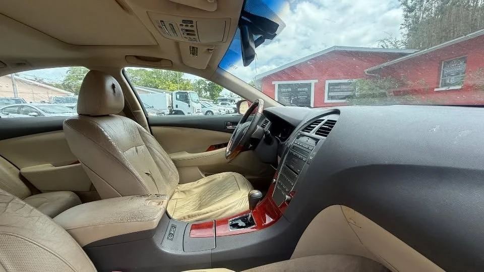 2009 Lexus ES 5th Gen - Image 11 of 16