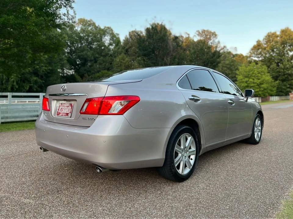 2009 Lexus ES 5th Gen - Image 5 of 11