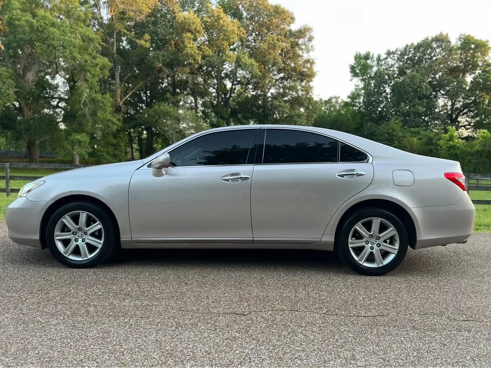 2009 Lexus ES 5th Gen - Image 3 of 11