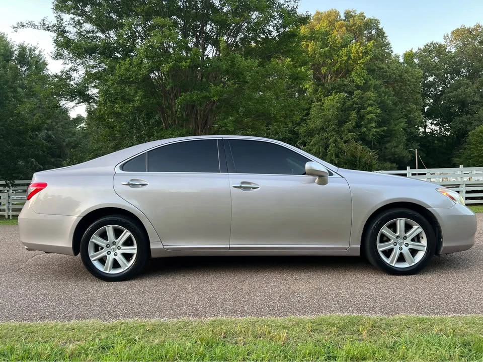 2009 Lexus ES 5th Gen - Image 7 of 11
