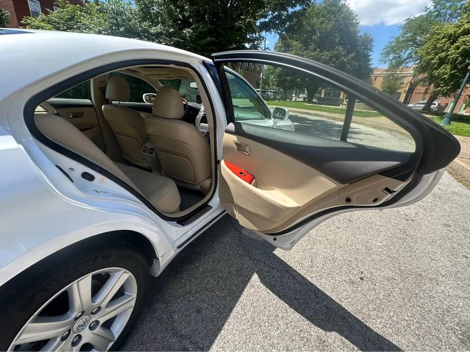 2009 Lexus ES 5th Gen - Image 6 of 17