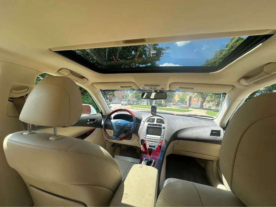 2009 Lexus ES 5th Gen - Image 10 of 17