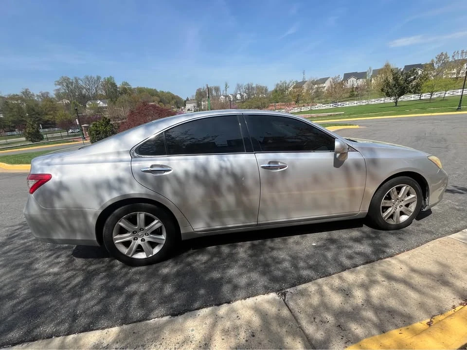 2009 Lexus ES 5th Gen - Image 2 of 14