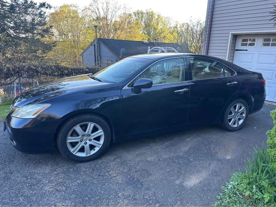 2009 Lexus ES 5th Gen - Image 3 of 16