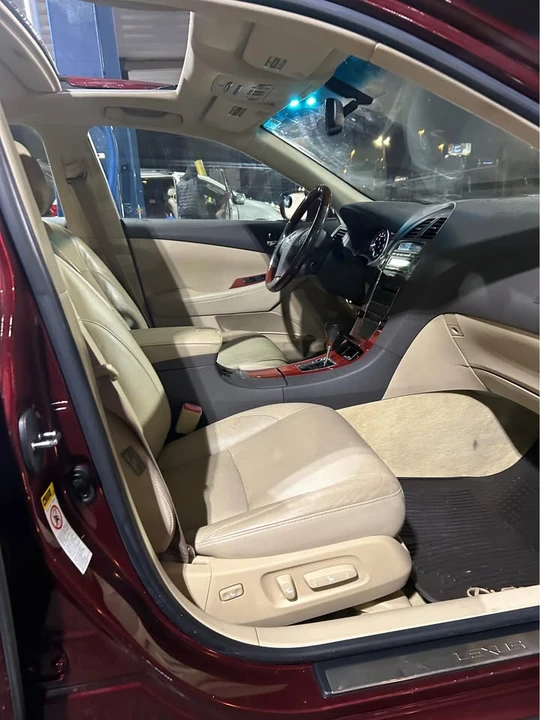 2009 Lexus ES 4th Gen - Image 11 of 17