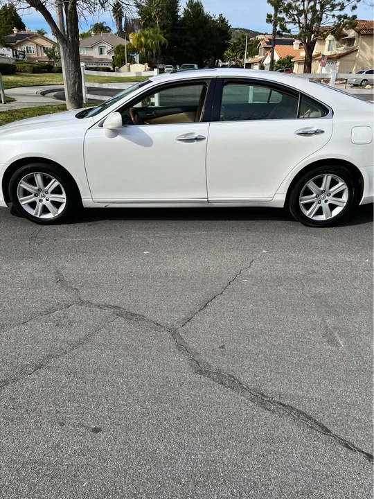 2009 Lexus ES 5th Gen - Image 2 of 5
