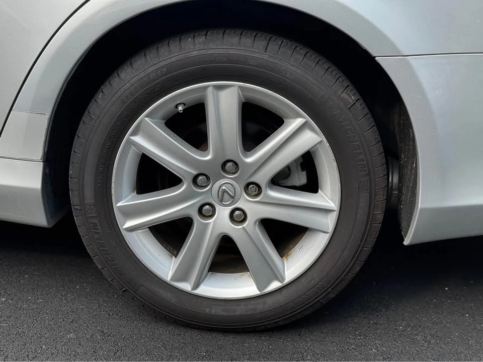 2009 Lexus ES 5th Gen - Image 17 of 18