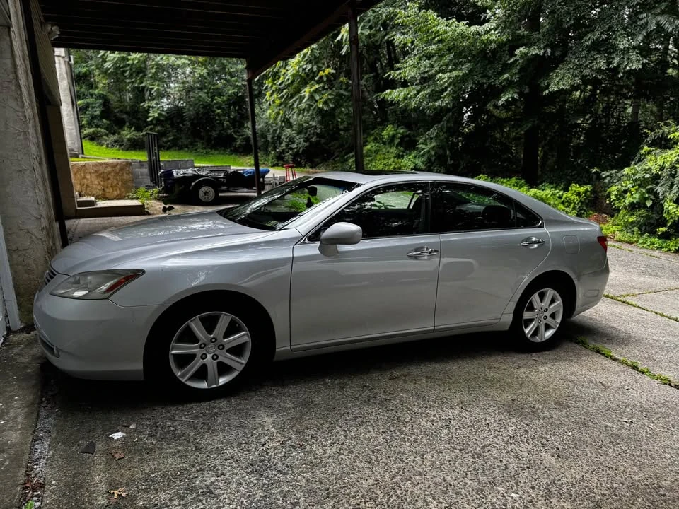 2009 Lexus ES 5th Gen - Image 10 of 18
