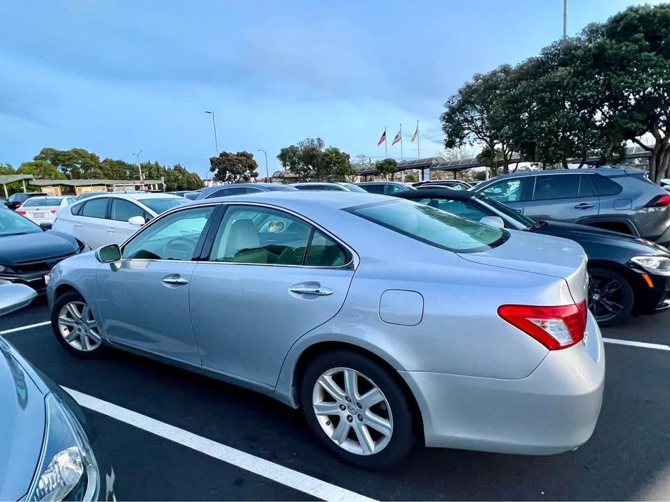 2009 Lexus ES 5th Gen - Image 2 of 7